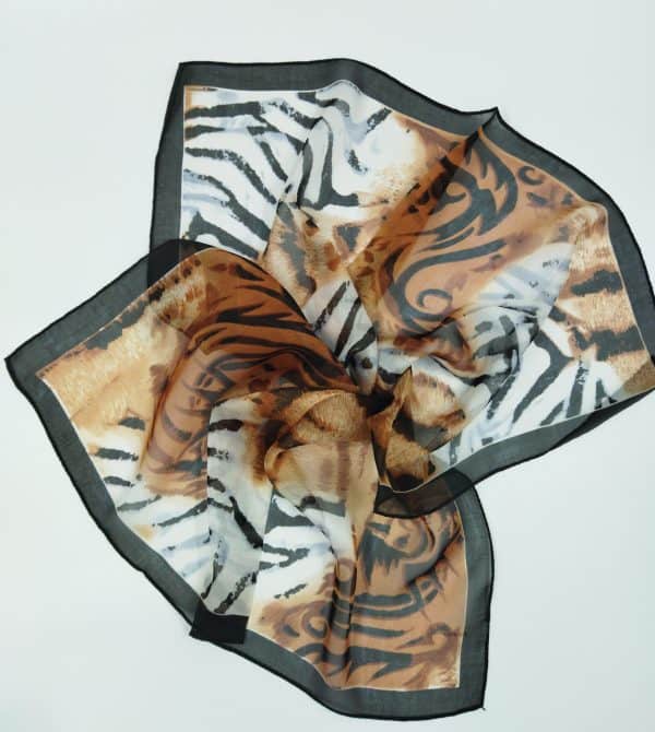 Τετράγωνο μεταξωτό μαντήλι με animal print τιγρέ