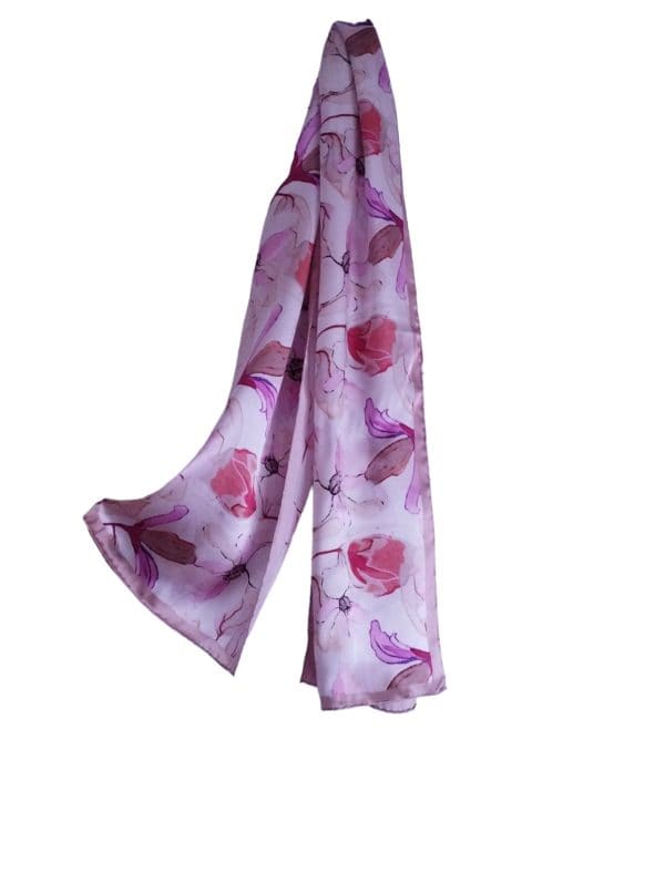 Composition: Silk 100% Colour: Pink Floral Dimensions: 1,50cm x 50cm Care: Dry Clean